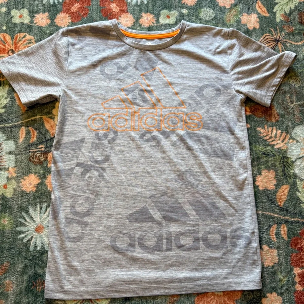 Adidas Boys Graphic T-Shirt Lot of 2 White and Grey‎ M 10/12 L 14/16